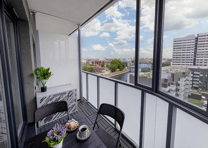 Quorum - Z Widokiem Na Odre By Bqqk Wroclaw